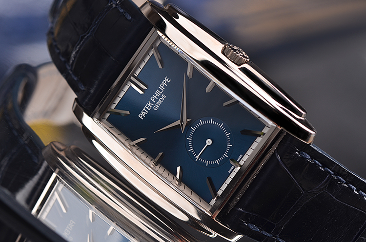 已售出【98新】百达翡丽Gondolo白金蓝面小三针手上链男表5124G-011