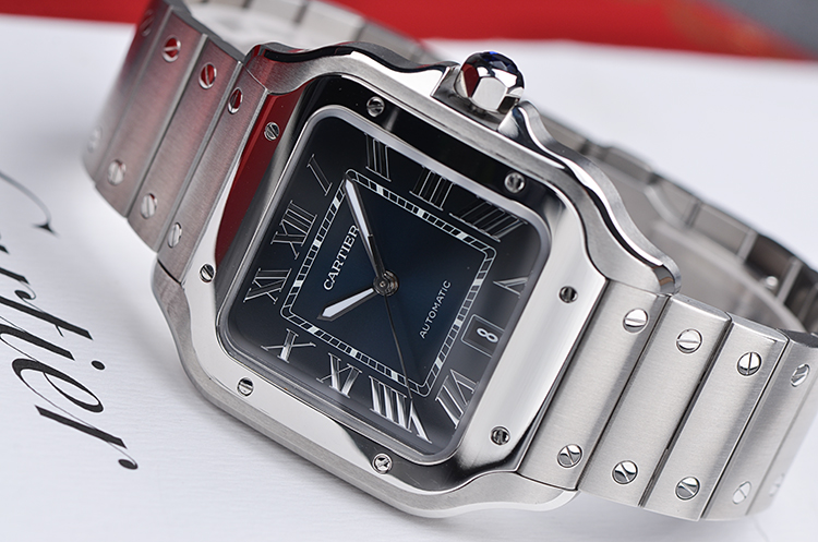 已售出【99新】卡地亚山度士新款蓝面大三针日历自动钢带男表WSSA0030