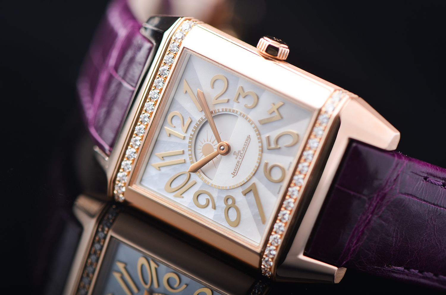 【98新】积家翻转系列玫瑰金镶钻五彩贝母面自动皮带女表Q7042493