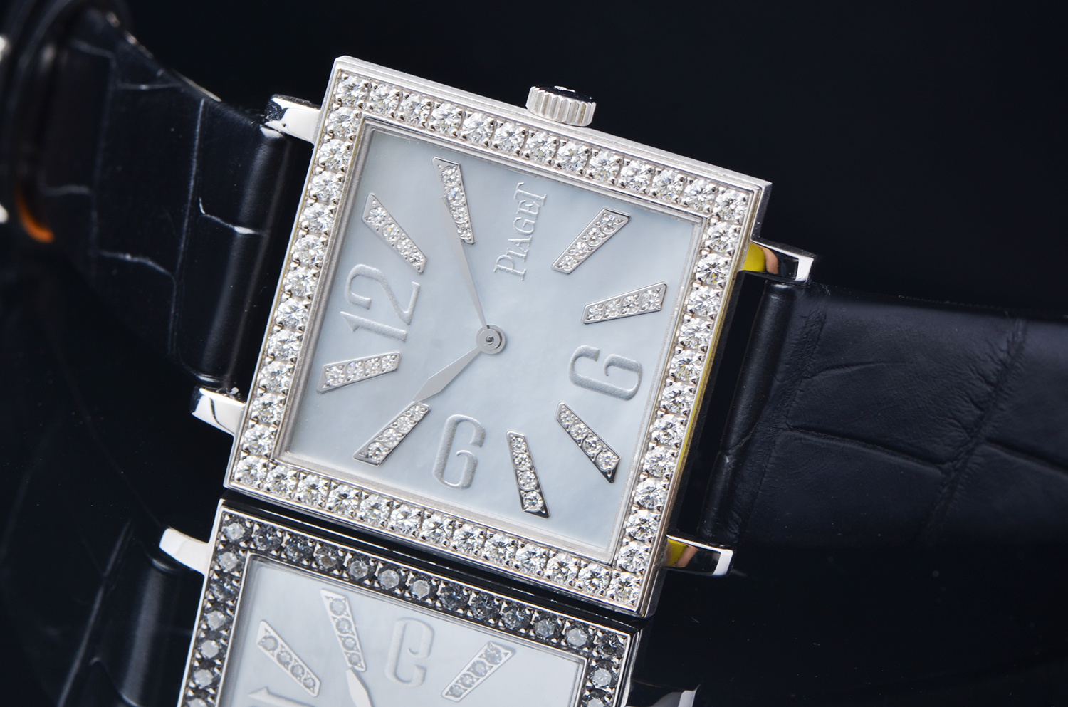 【98新】伯爵LIMELIGHT GALA白金镶钻贝母面手上链女表G0A30101