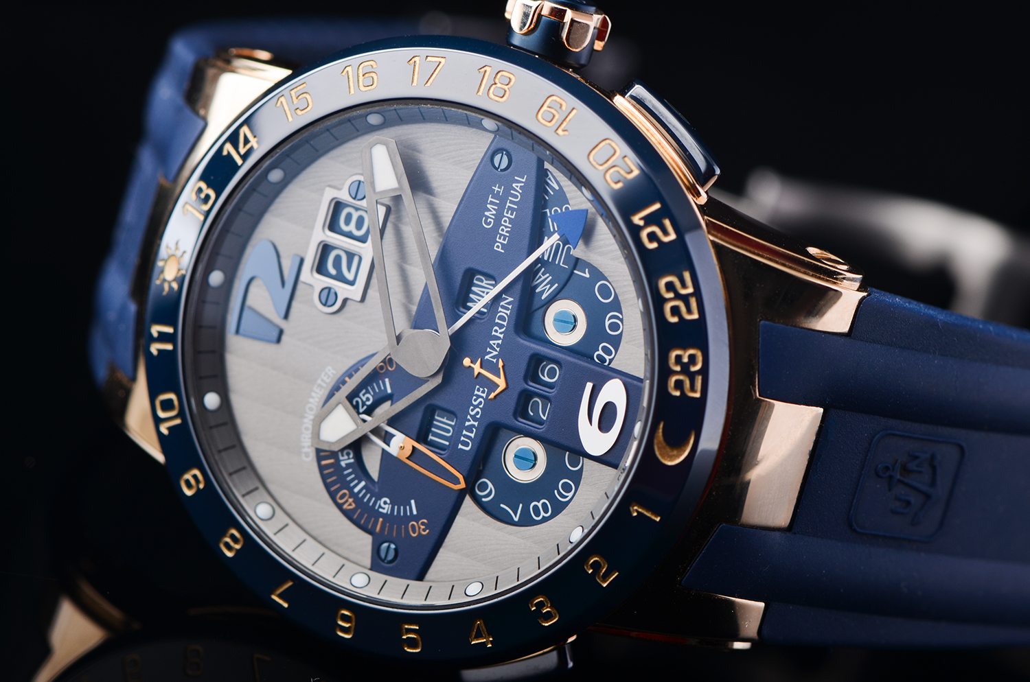 【98新】雅典玫瑰金陶瓷圈万年历双时区自动胶带男表326-00-3