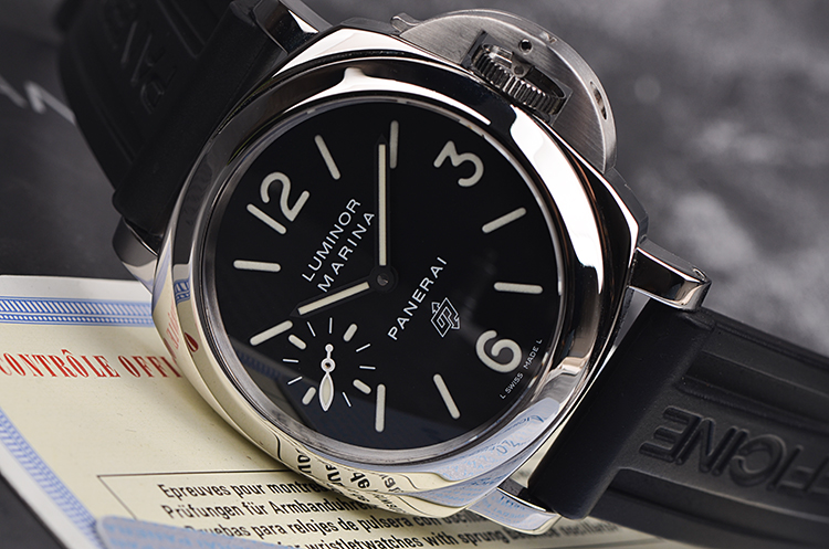 已售出【98新】沛纳海LUMINOR黑盘小三针手上链皮带男表PAM00005有保卡