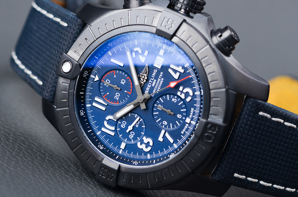 已售出【98新】百年灵超级复仇者夜间任务计时日历男表V13375101C1X1