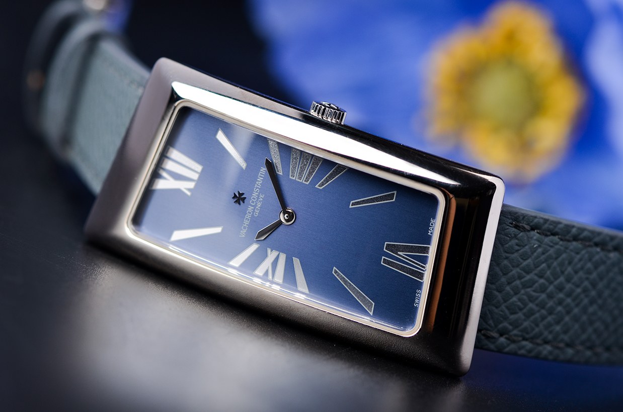 已售出【98新】江诗丹顿1972大号白金蓝面石英皮带女表25010/000G-9120