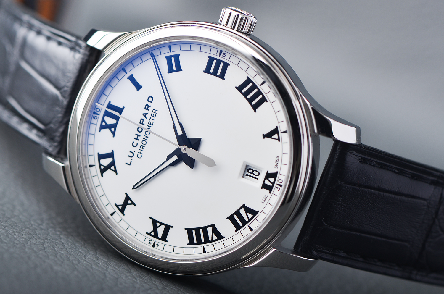 【98新】萧邦LUC1937搪瓷表盘大三针日历自动皮带男表168544-3001