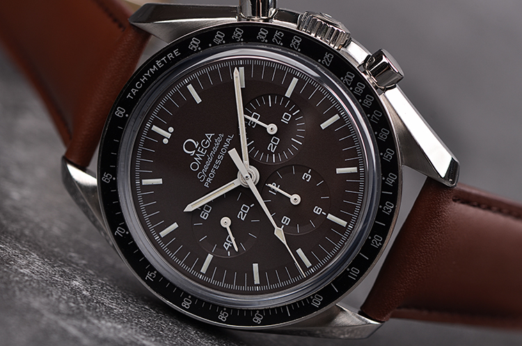 已售出【98新】欧米茄超霸登月巧克力面计时男表311.32.42.30.13.001