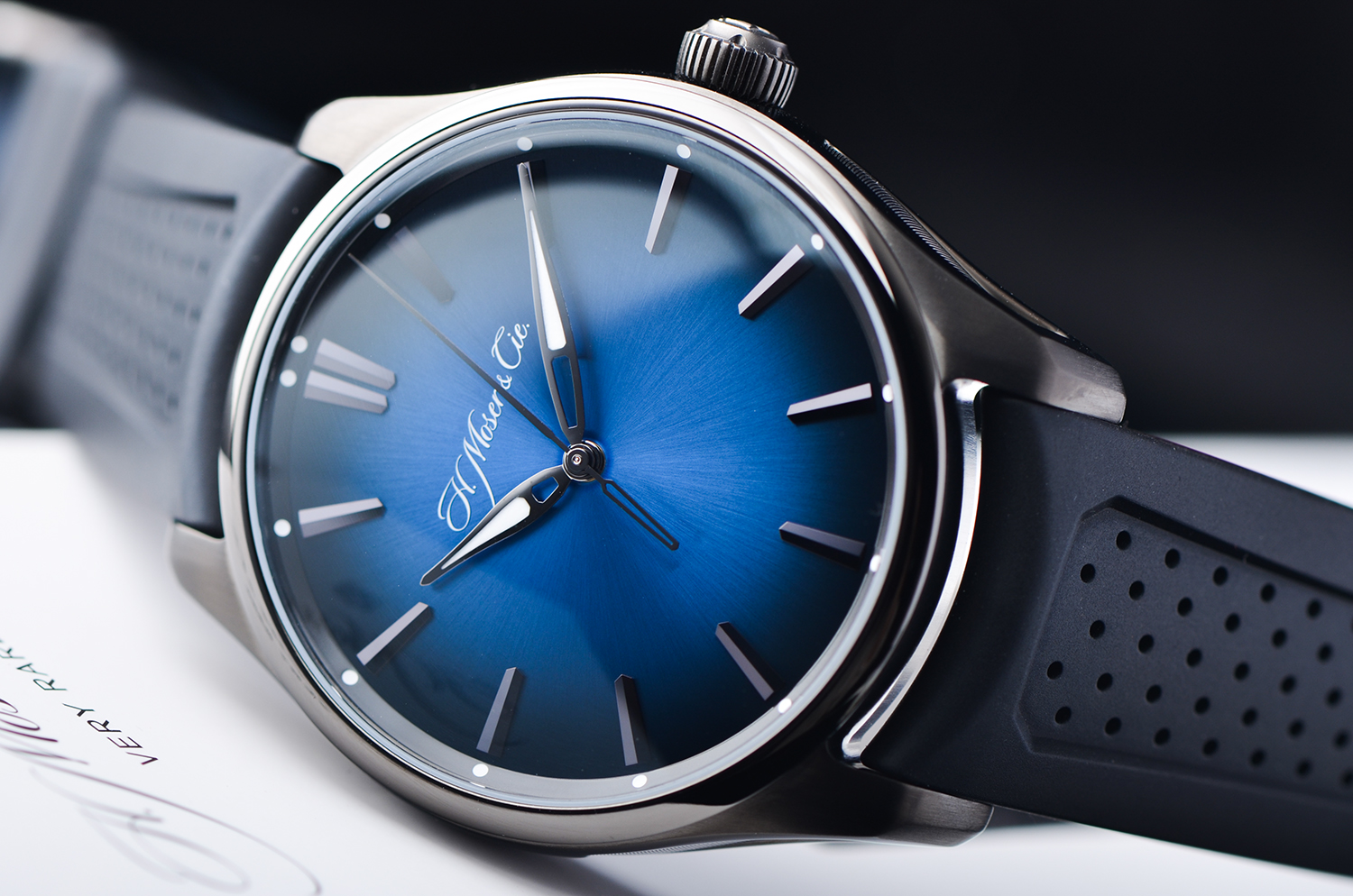 【99新】亨利慕时开拓者烟熏渐变蓝面自动胶带男表3200-1205全套