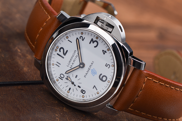 已售出【98新】沛纳海Luminor白盘小三针手上链皮带男表pam00660在保