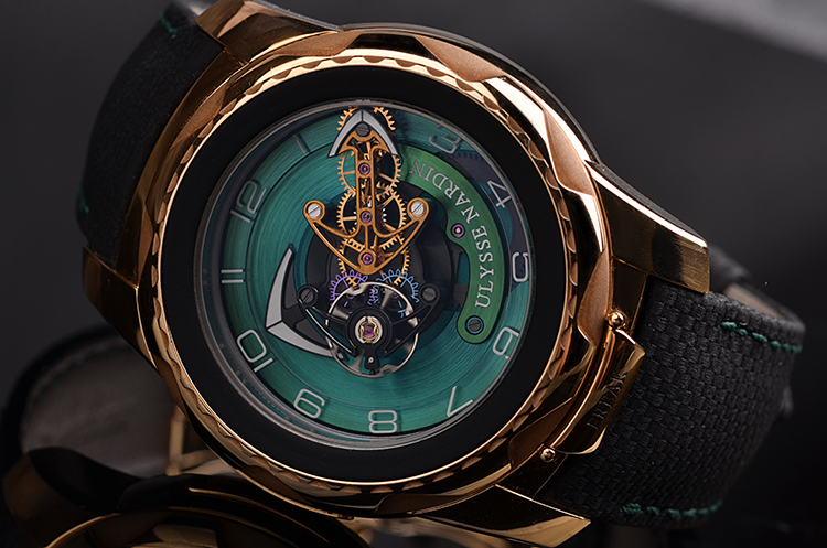 【98新】雅典奇想限量黄金绿面巡洋舰陀飞轮手上链男表2056-131