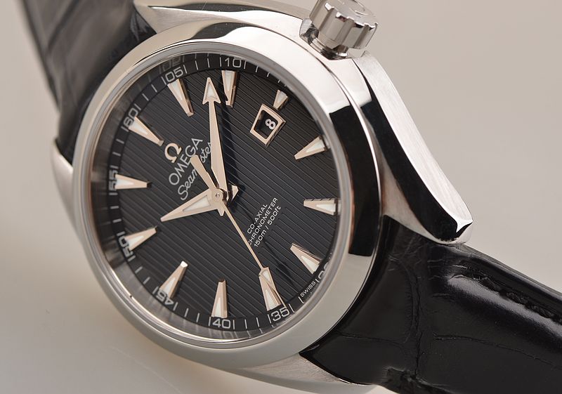 【已售出】【97新】欧米茄海马同轴大三针日历皮带女表231.13.34.20.01.001