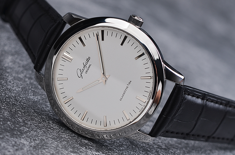 已售出【98新】格拉苏蒂参议员自动机械皮带男表100-08-03-02-04