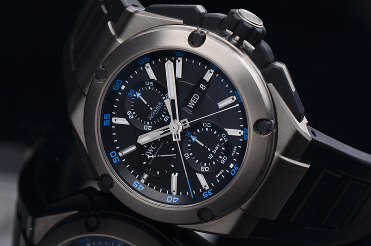 已售出【98新】万国工程师钛金属双历追针计时自动男表IW386503盒证齐