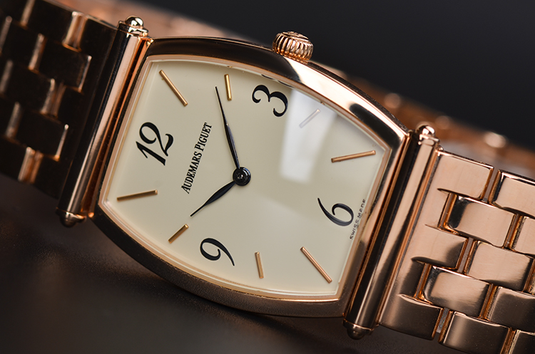 已售出【98新】爱彼Carnegie整体玫瑰金酒桶型手上链女表