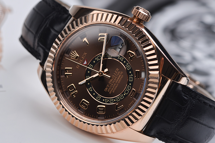 已售出【98新】劳力士天行者玫瑰金巧克力面年历自动折叠扣男表326135