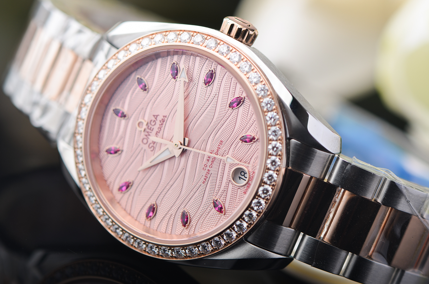 【国行全新】欧米茄海马玫瑰金及钢自动女表220.25.34.20.60.001