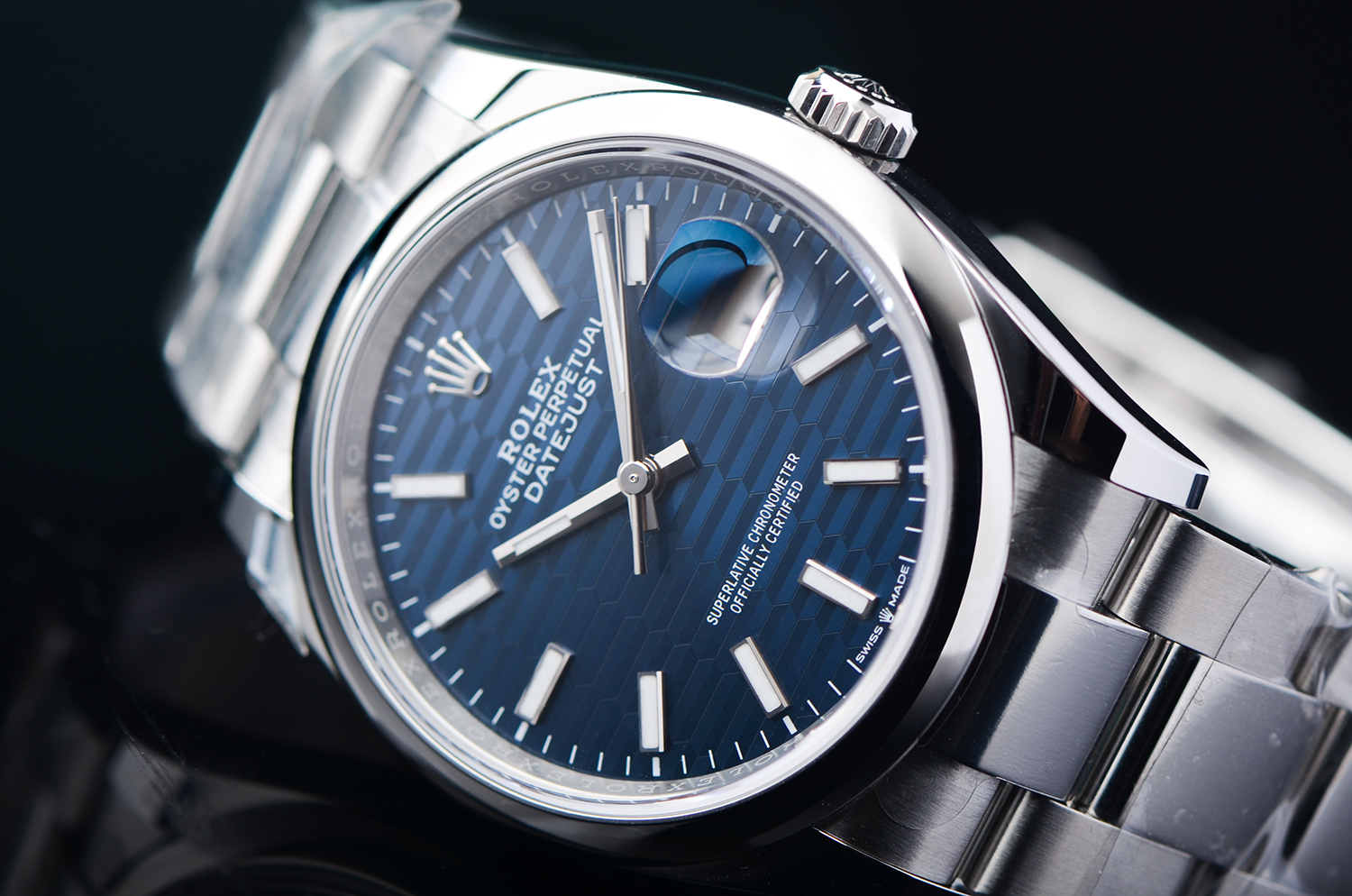 【未使用品】劳力士日志型蓝色坑纹盘大三针日历自动男表126200