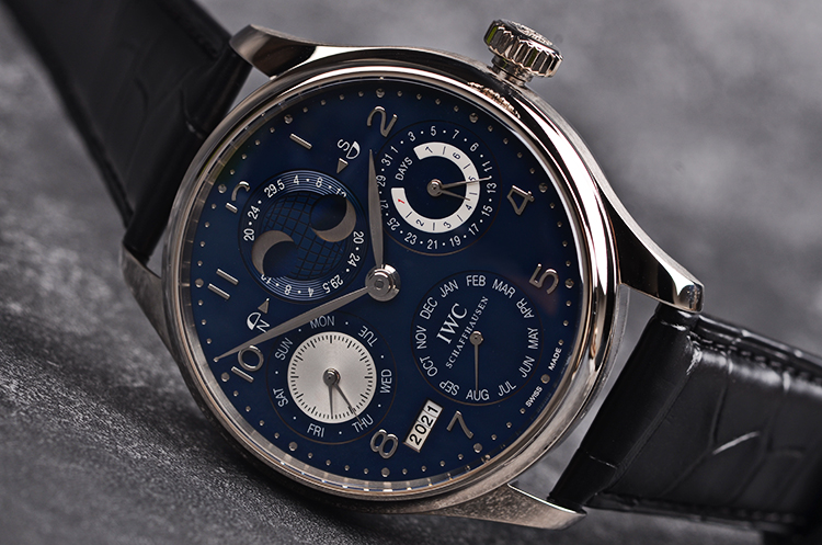 已售出【98新】万国葡萄牙白金万年历南北月相折叠扣自动男表IW503203