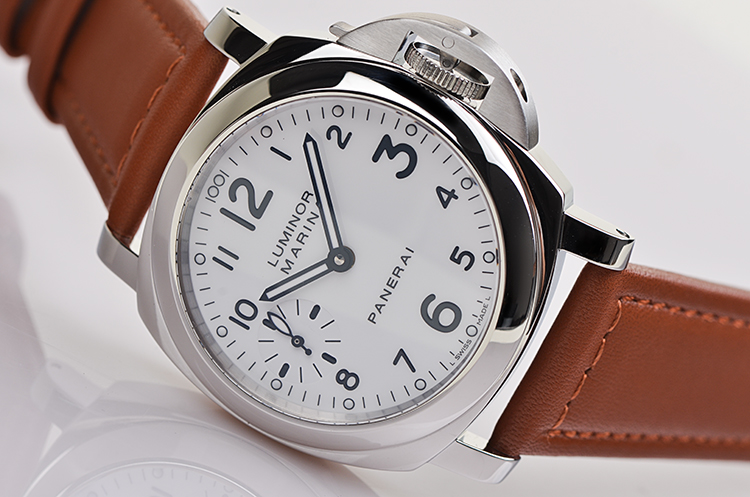已售出【98新】沛纳海LUMINOR白盘小三针手上链皮带男表PAM00113