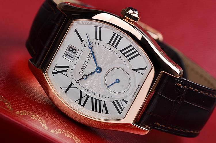 已售出【98新】卡地亚大号龟型玫瑰金大日历小三针手上链男表W1556234