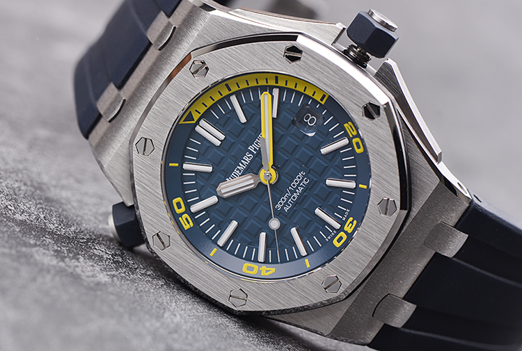 已售出【98新】爱彼皇家橡树离岸型蓝面大三针男表15710ST.OO.A027CA.01