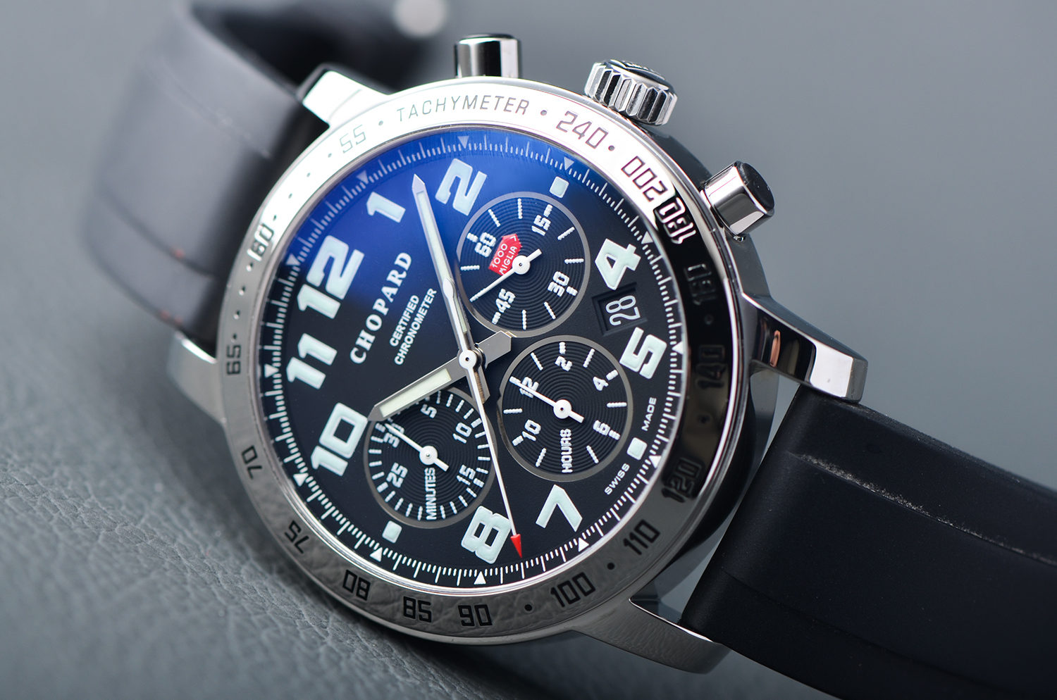 【98新】萧邦经典赛车计时日历自动胶带男表168920-3001