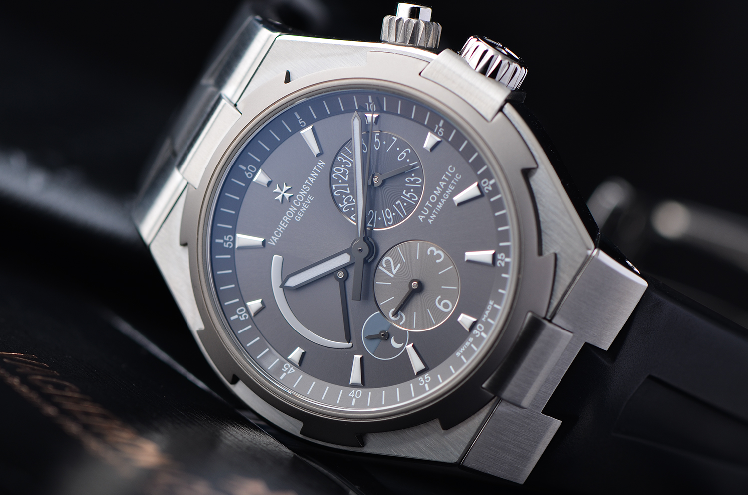 【98新】江诗丹顿纵横四海双时区动显日历男表47450/000W-9511