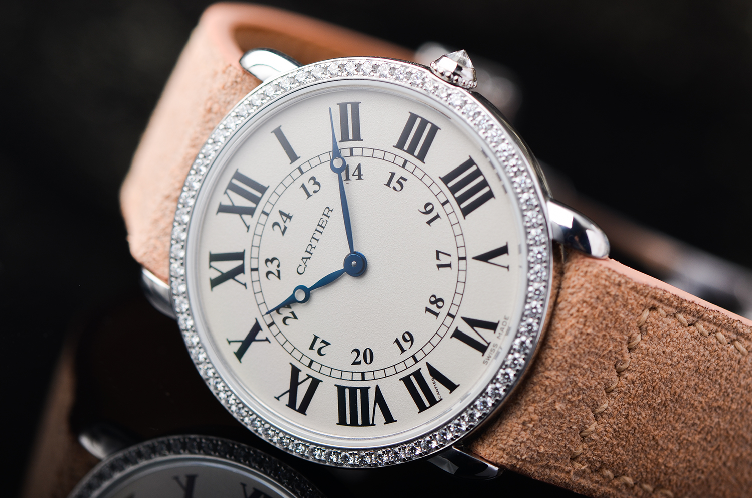 【98新】卡地亚伦敦白金镶钻超薄手上链折叠扣皮带腕表WR000551