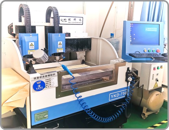 <span style="font-size:12px;">Double Engraving Machine</span>
