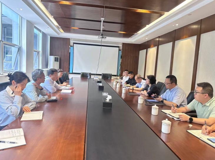 乌当区委副书记、区长陈丽一行莅临贵州景峰开展座谈