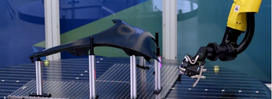 扫描三点支撑自由状态下的翼子板