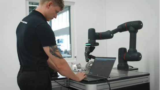 Agile Robots利用仿真优化设计与开发