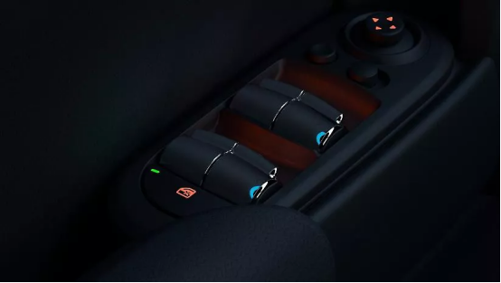 MINI窗户控制按钮：夜间视觉设计的照明和反射仿真