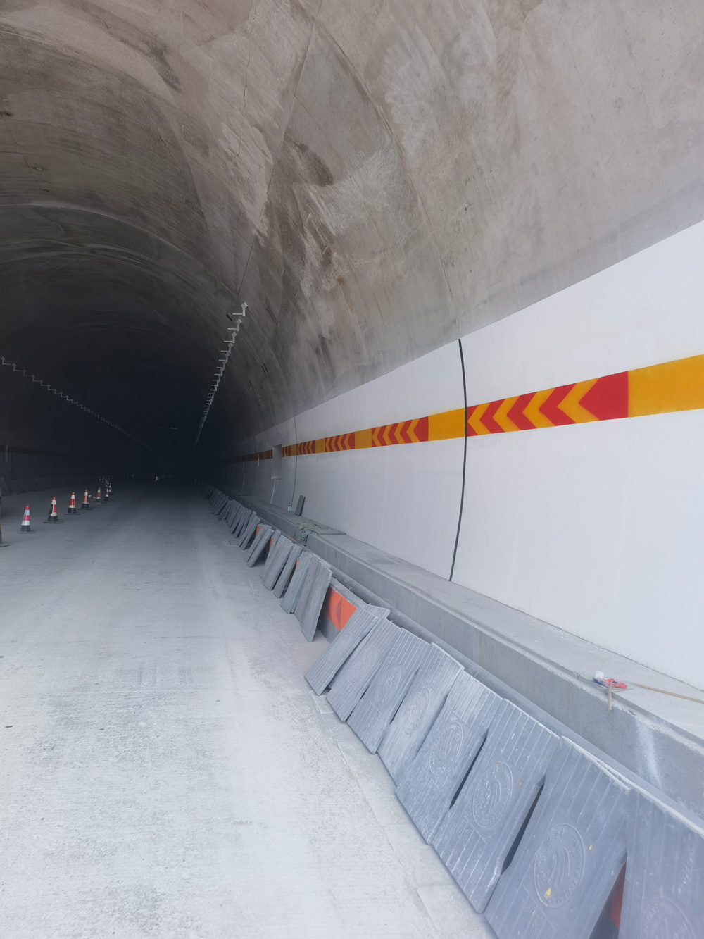 隧道瓷化涂料施工