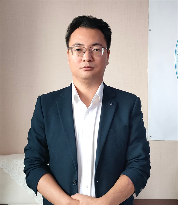 欧洲产品经理：黄得轩