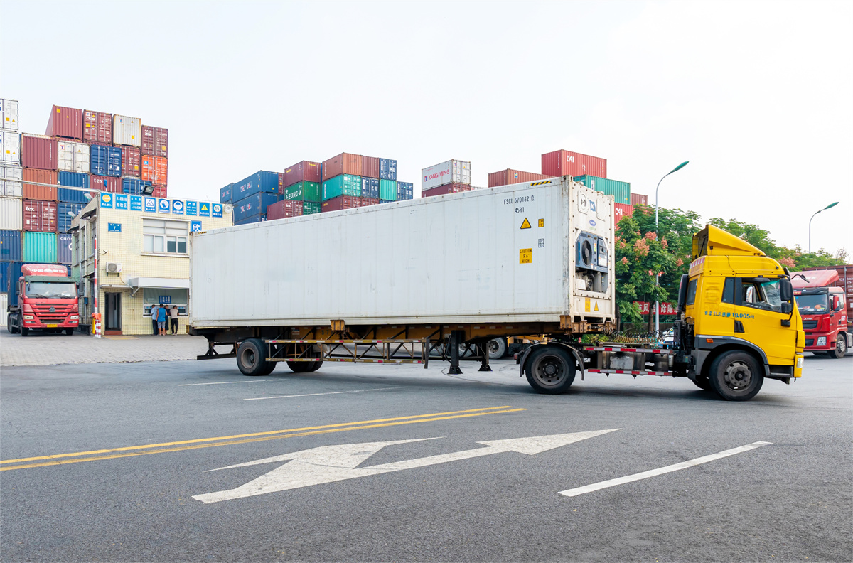 Container multimodal transport