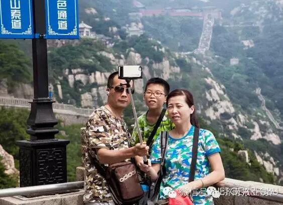 路遇洋气的一家三口 路遇洋气的一家三口