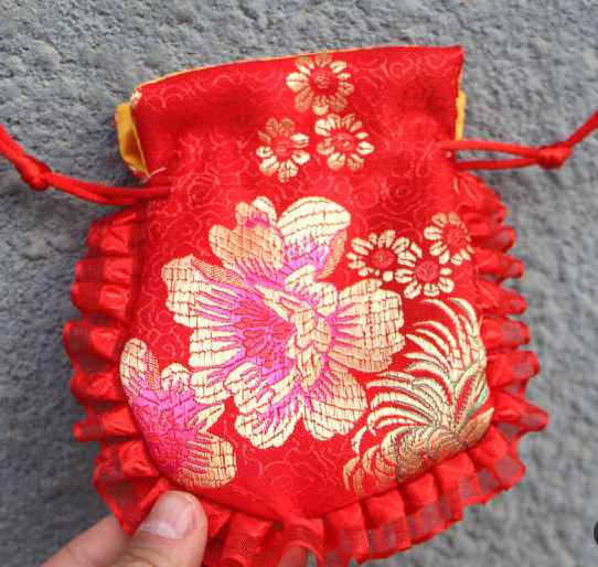 香包 蕾絲