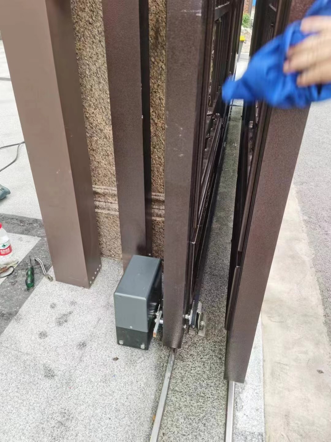 多段式直线门