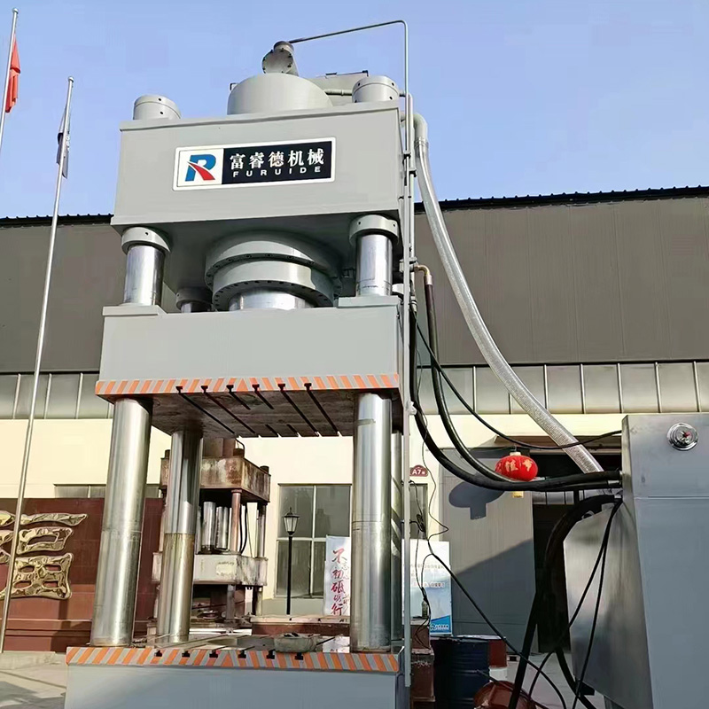 1200吨四柱液压机