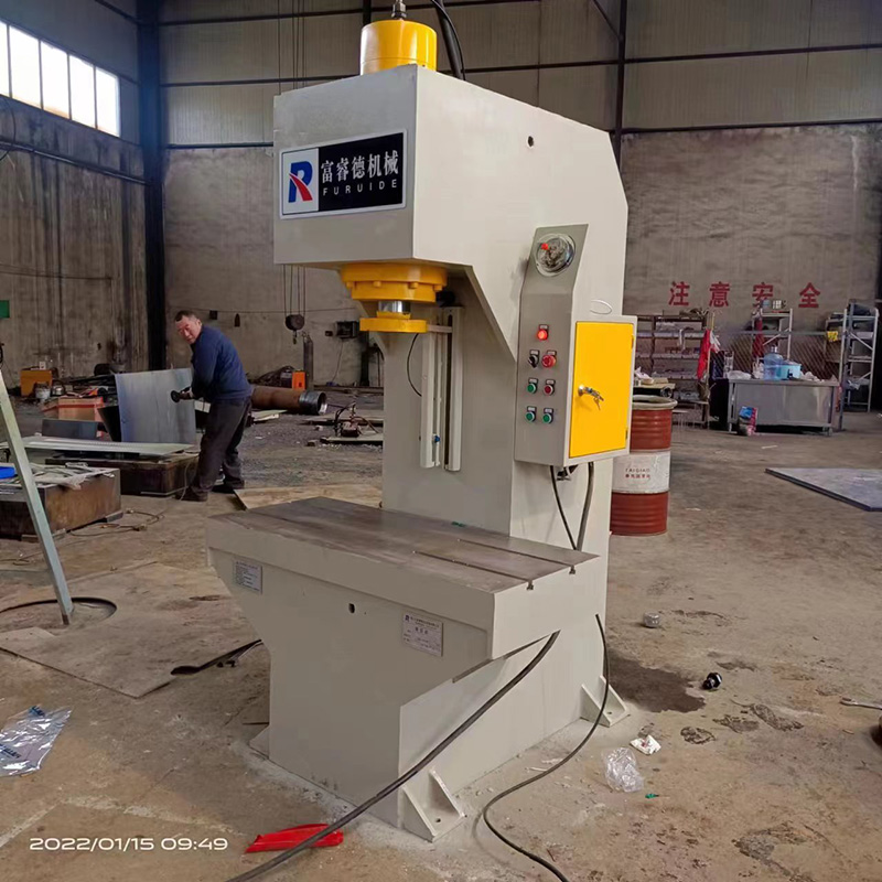 63吨单柱液压机