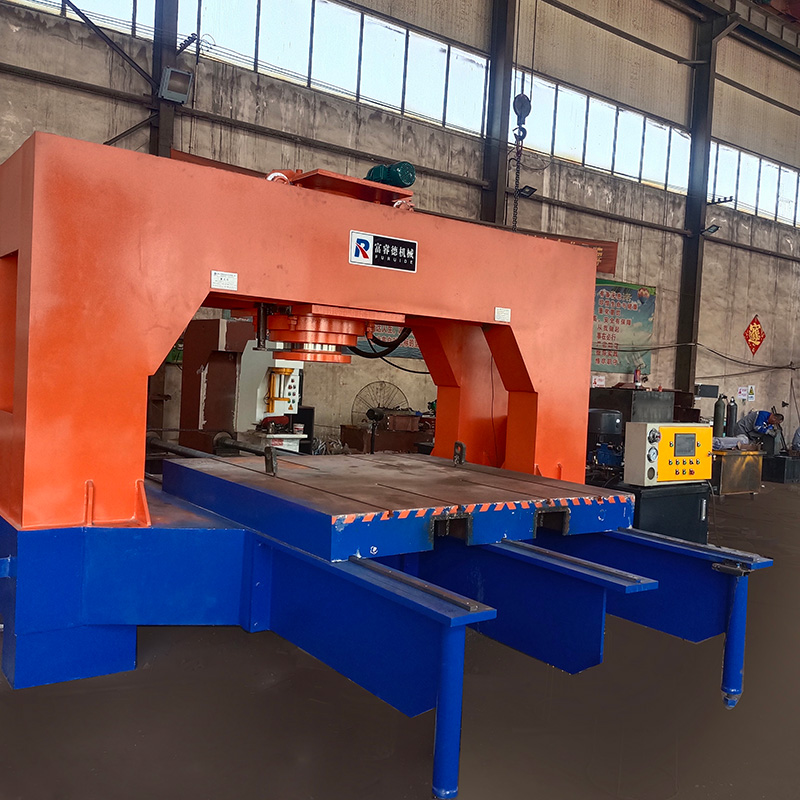 315噸移動(dòng)框架液壓機(jī)