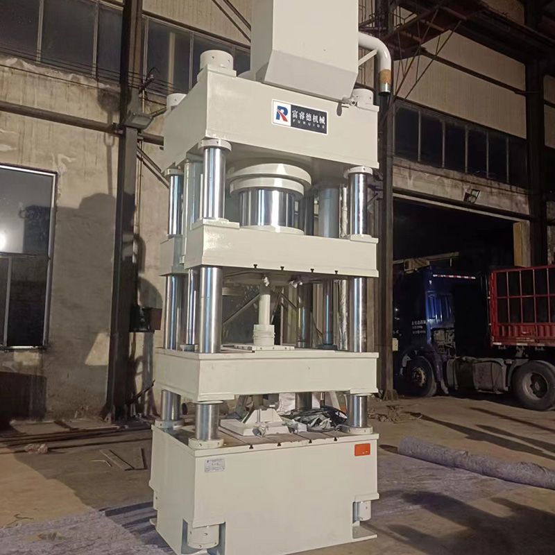 500吨四柱液压机