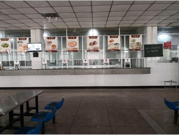 学校食堂
