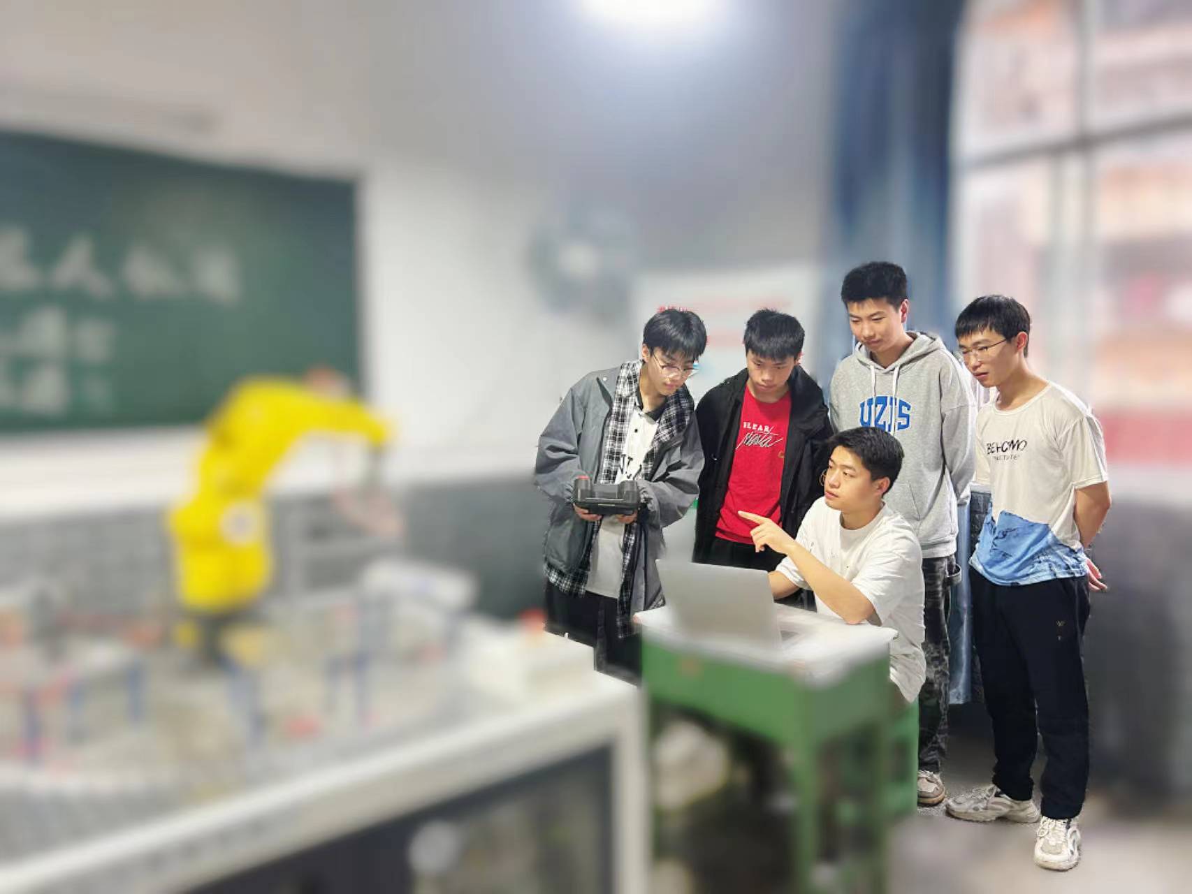 重庆市涪陵创新计算机学校第九周社团活动集锦