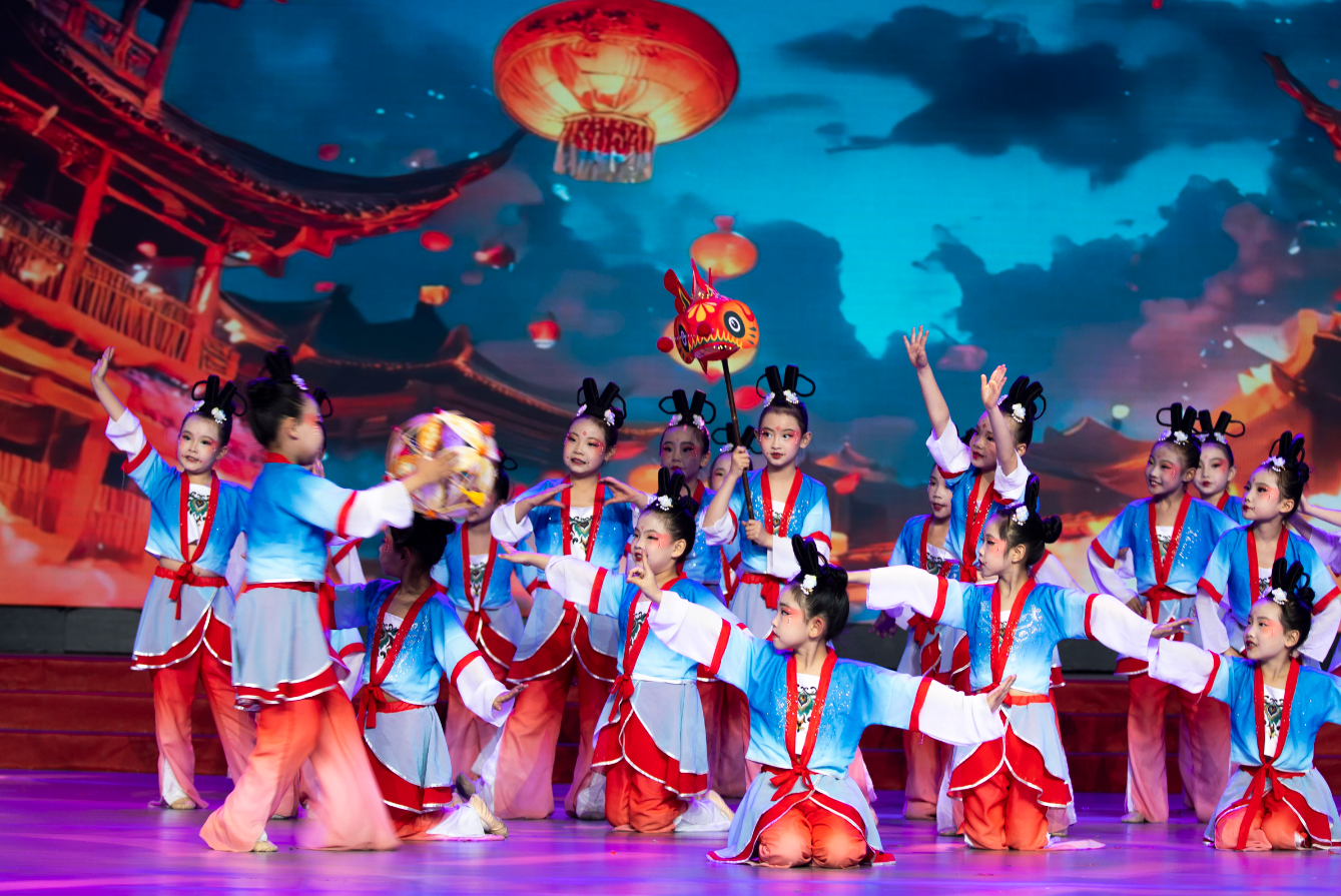 “童梦迎春  花儿朵朵——2026年青海广播电视台全媒体青少春晚”节目征集公告