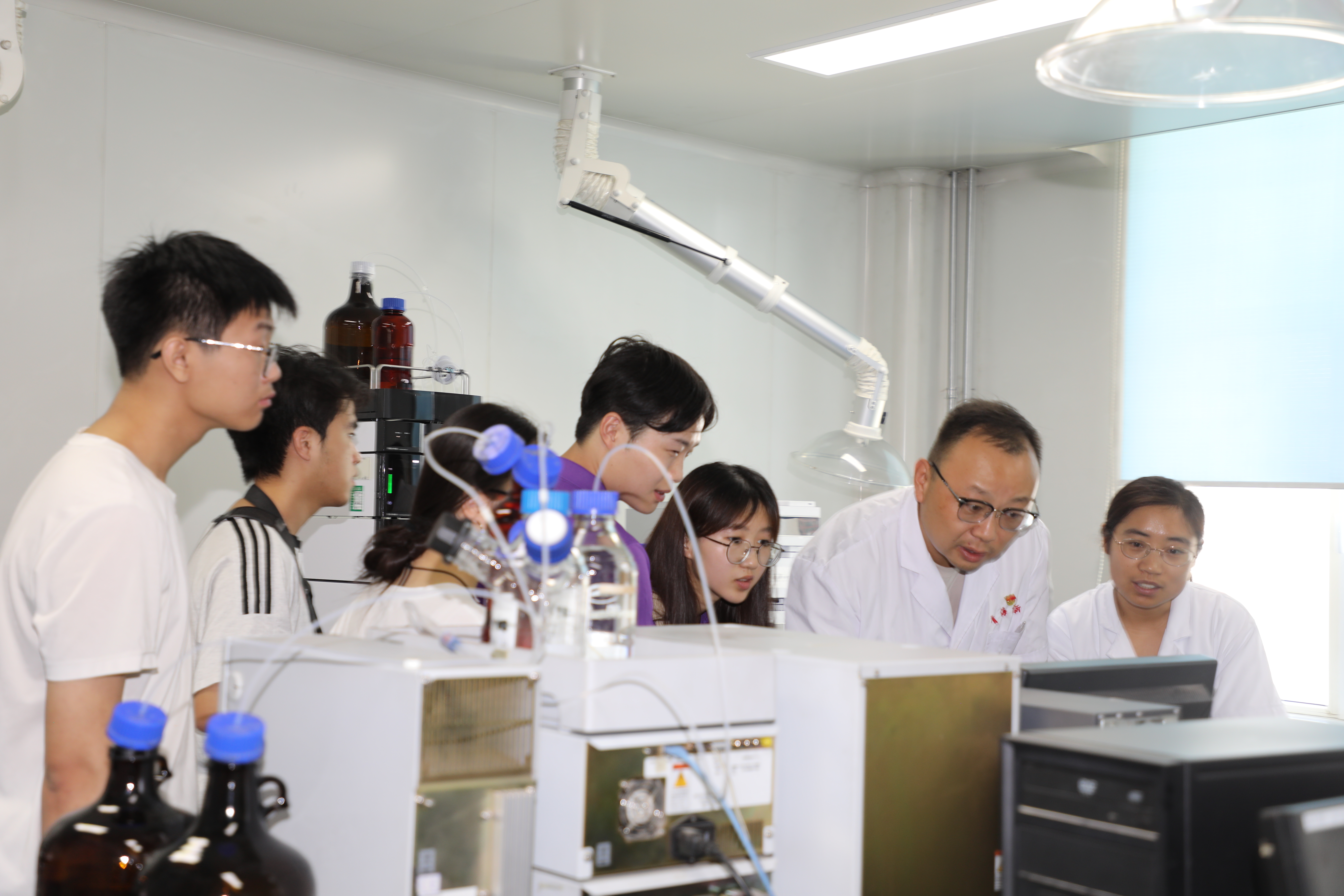 联合开展研学实践 共筑药品安全防线
