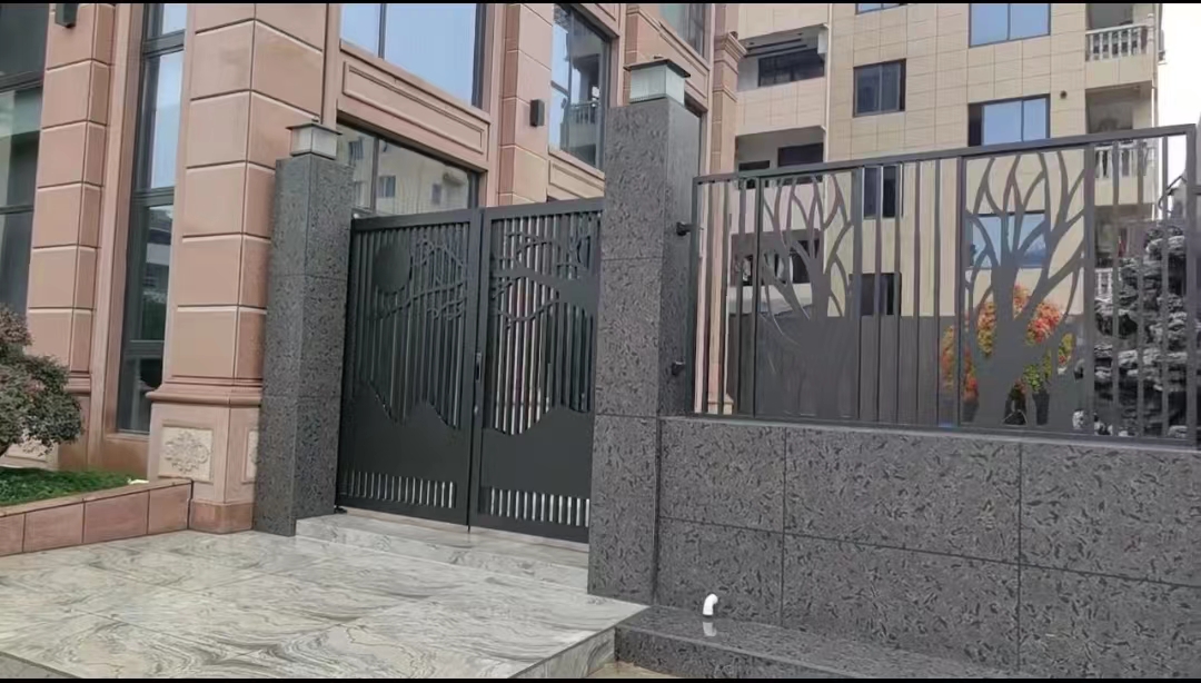 铝艺精雕双开门围栏