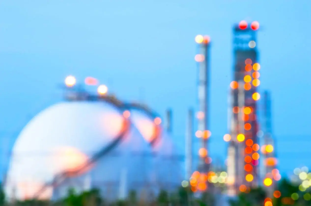 守护工业命脉：在线监测如何为石油化工安全生产保驾护航