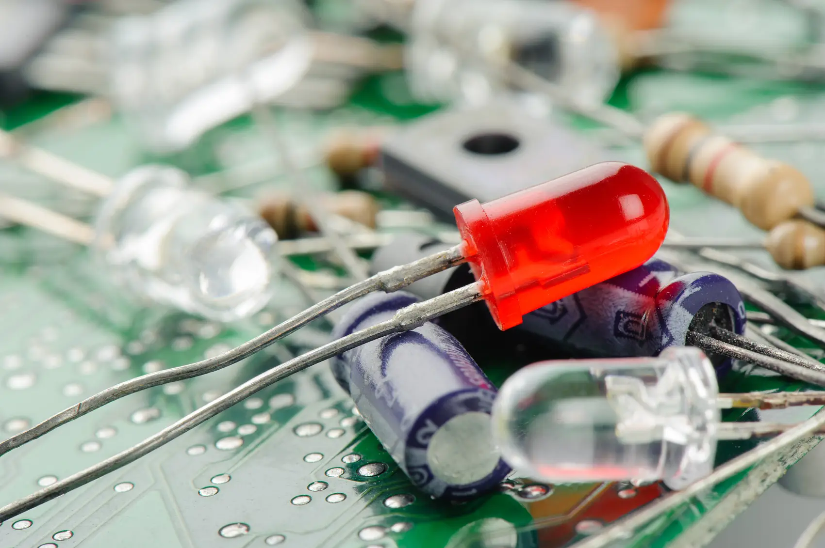 在线监测系统：电子化学品生产的“稳定之锚” 