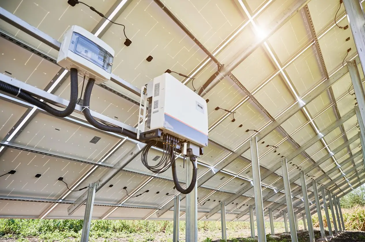 逆变器在线监测：开启光伏电站智能运维与效能提升新篇章 